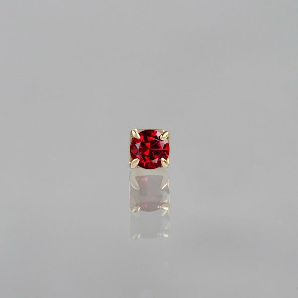 Red spinel round single pierce /レッドスピネル | Hariqua 