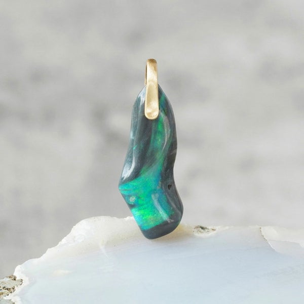 ハリックァ ブラックオパールチャーム(K18) Black opal charm 2.13 