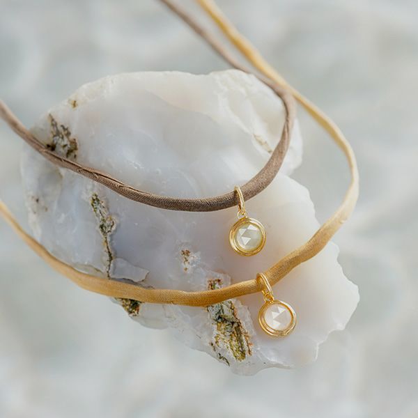Pink moonstone charm necklace /ピンクムーンストーン | Hariqua