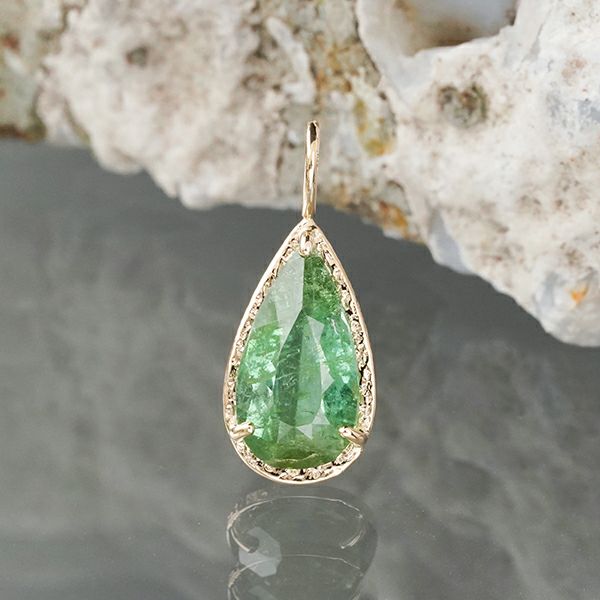 ハリックア　グリーントルマリンインクオーツ　チャーム Green tourmaline charm 2.30 /グリーントルマリン | Hariqua
