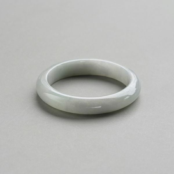 Green jade one of a kind bangle /グリーン翡翠（ジェイド