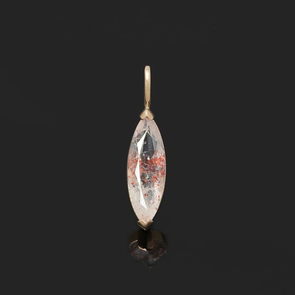 Lepidocrocite in quartz charm 1.44 /レピドクロサイト・イン