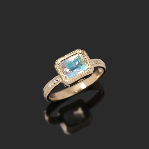 ハリックァ　レインボームーンストーン(K18) Rainbow moonstone × Phenakite × Diamond ring 1.59 /レインボー