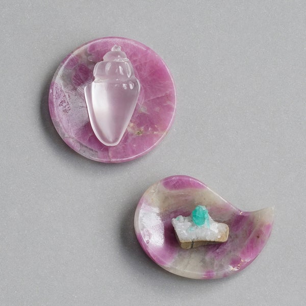 Rose quartz Shell & Emerald & Ruby in feldspar plate /ローズ