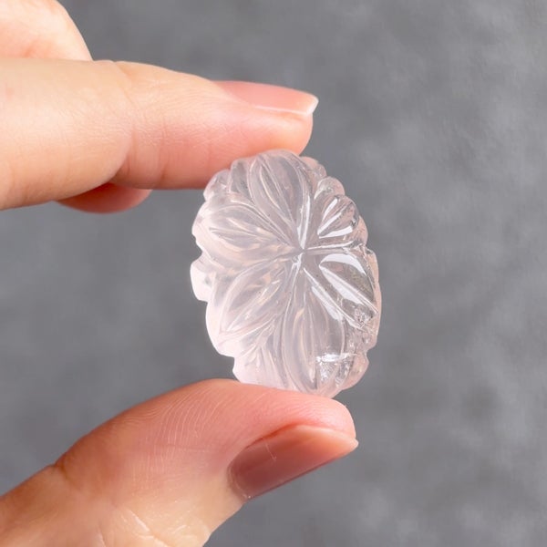 Rose quartz carving flower /ローズクォーツ | Hariqua